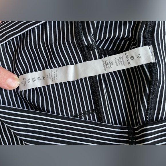 NWOT Lululemon Wunder Under Crop 21” size 10 - Picture 4 of 7